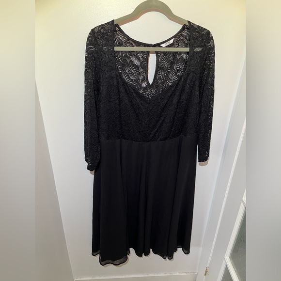 EUC 1X Penningtons Black Lace Dress - Picture 5 of 9